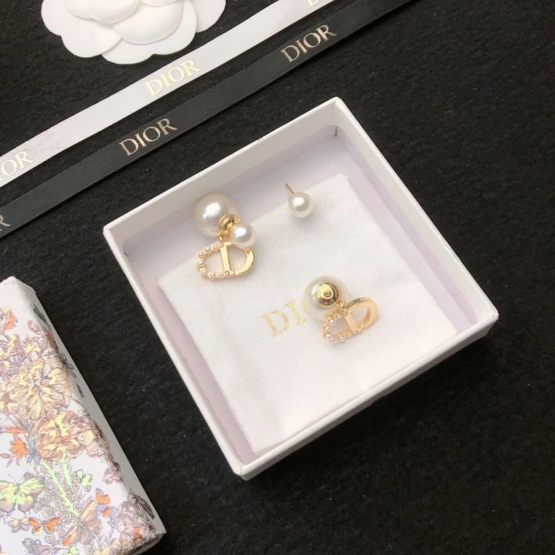 Practical Christian Dior Earrings 234188