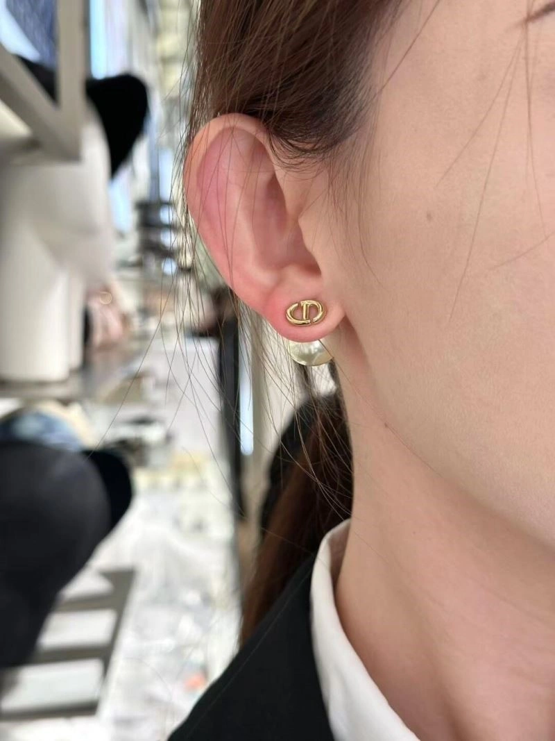 Classic Christian Dior Earrings 234168