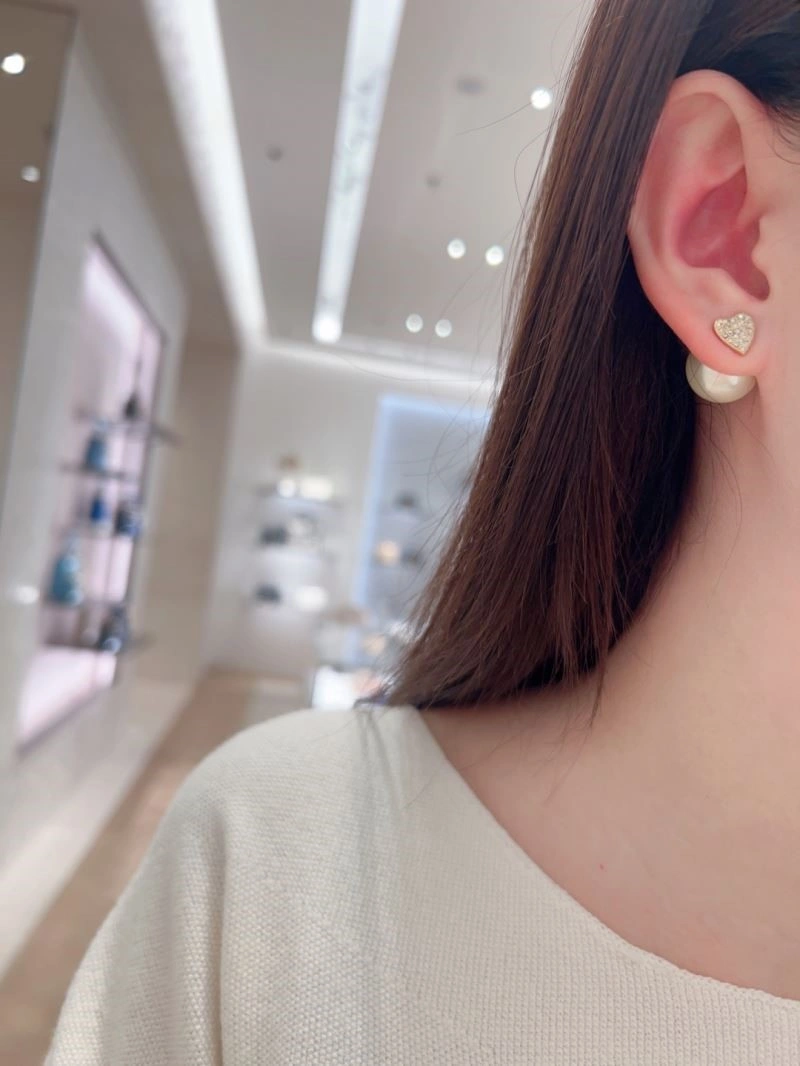 Classic Christian Dior Earrings 234168