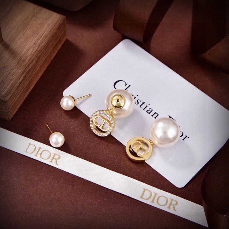 Christian Dior Earrings Elegant 234162