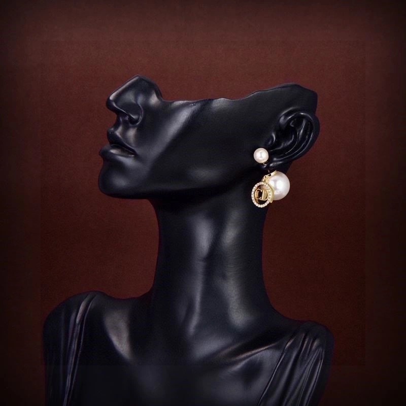 Christian Dior Earrings Elegant 234162