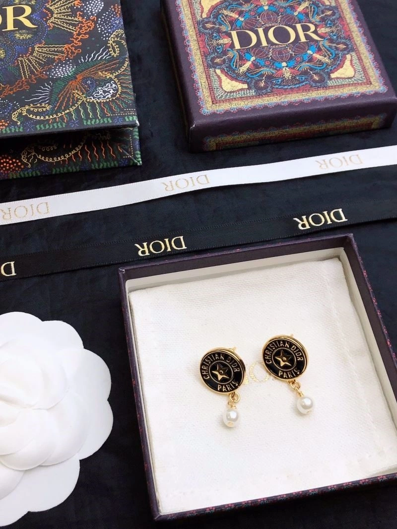 Chic Christian Dior Earrings 234153