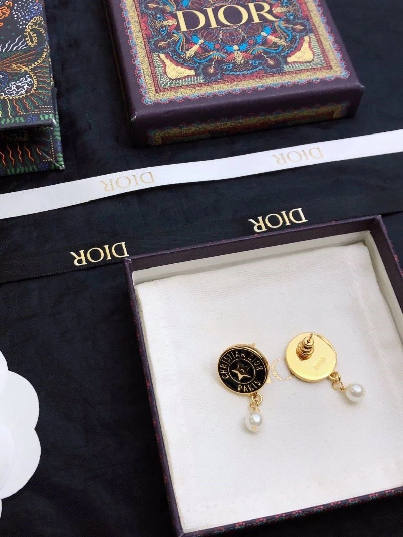 Chic Christian Dior Earrings 234153
