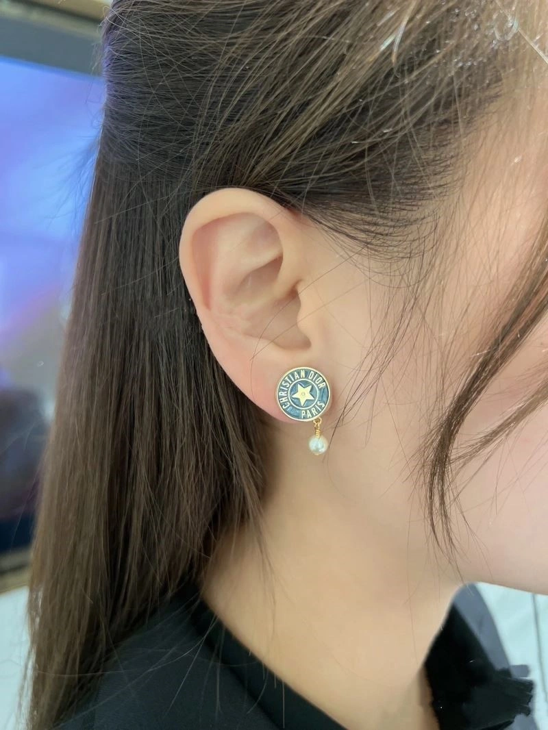 Chic Christian Dior Earrings 234153