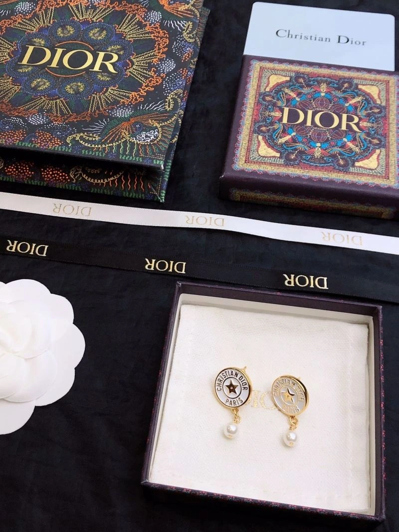 Christian Dior Earrings Soft 234150