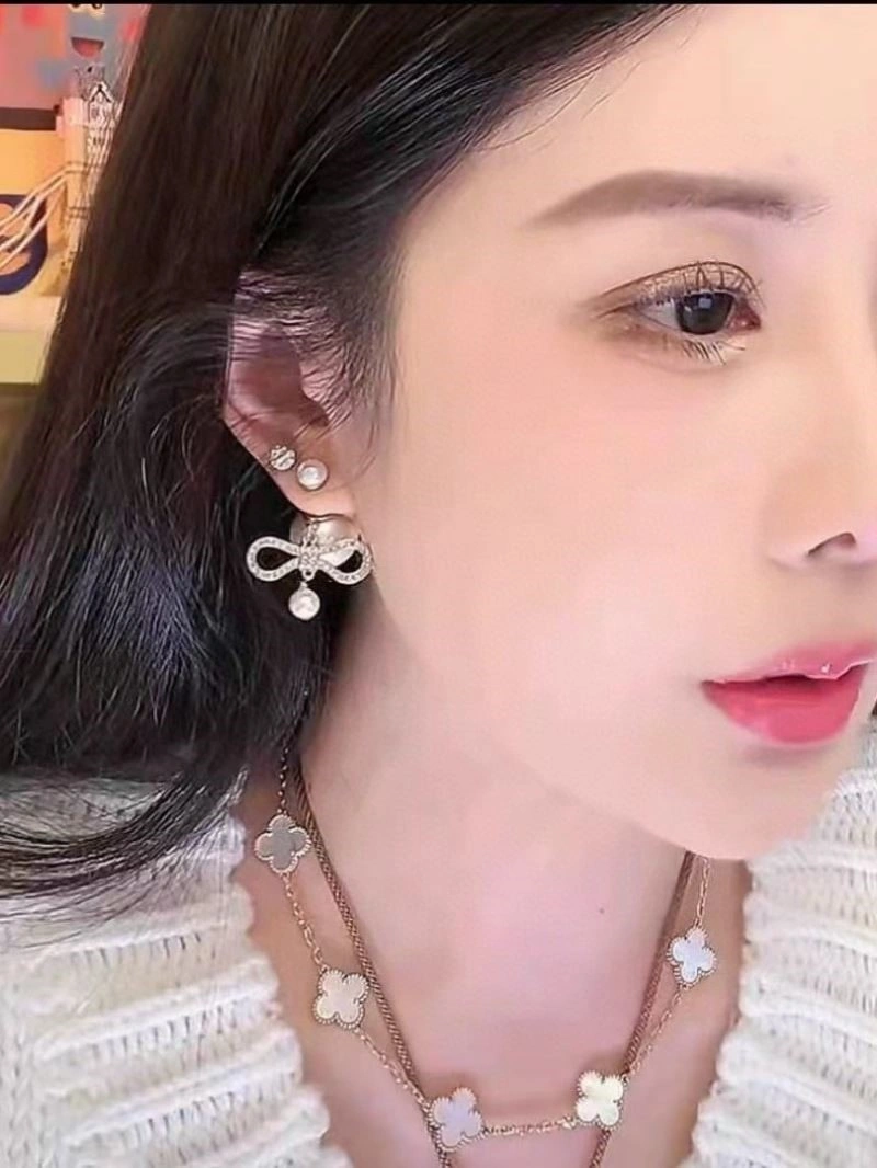 Chic Christian Dior Earrings 234124