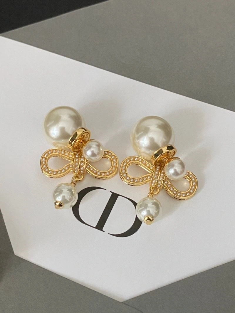 Chic Christian Dior Earrings 234124