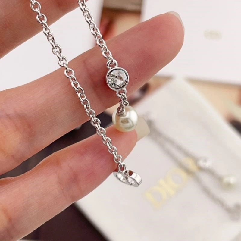 Unique Christian Dior Earrings 234113