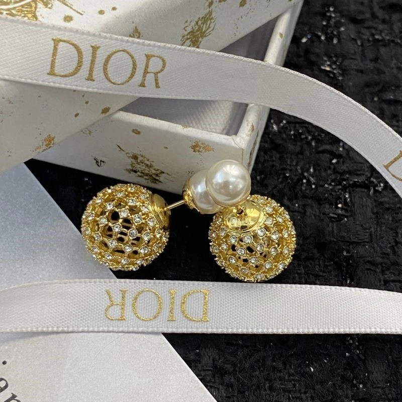Lightweight Christian Dior Earrings 234116