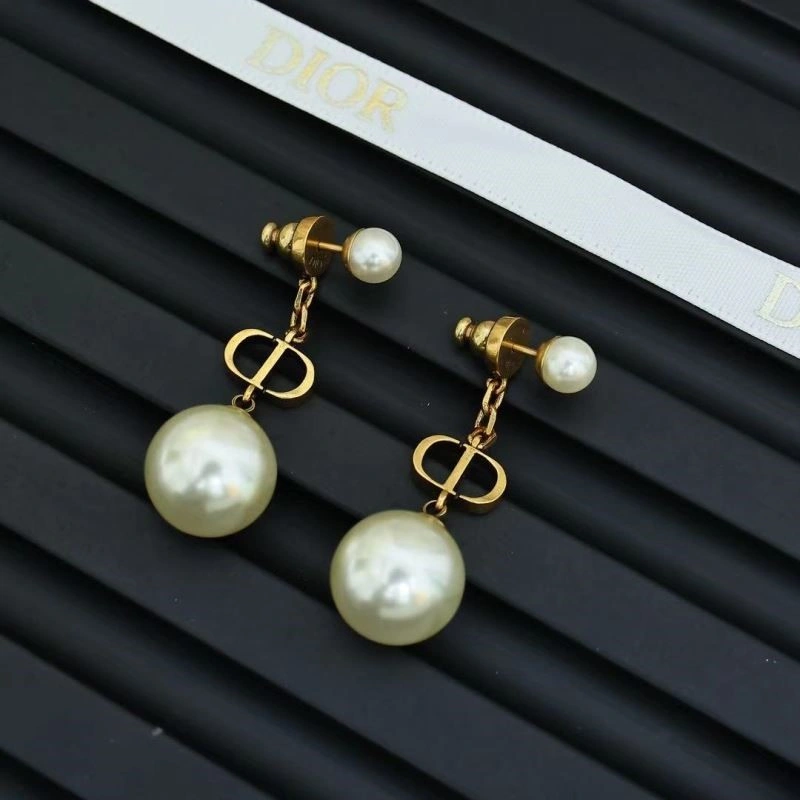 Christian Dior Earrings Lightweight 233990