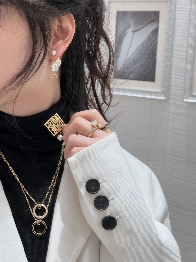 Christian Dior Earrings Practical 233934
