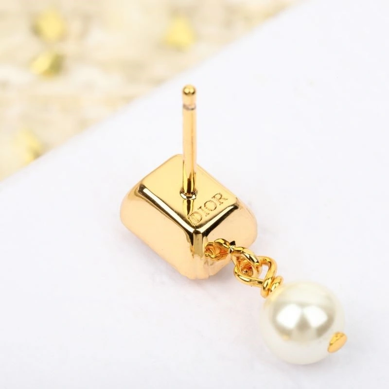 Bold Christian Dior Earrings 233928