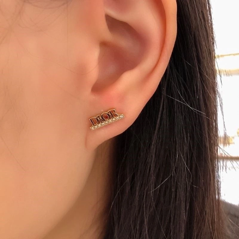 Stylish Christian Dior Earrings 233953