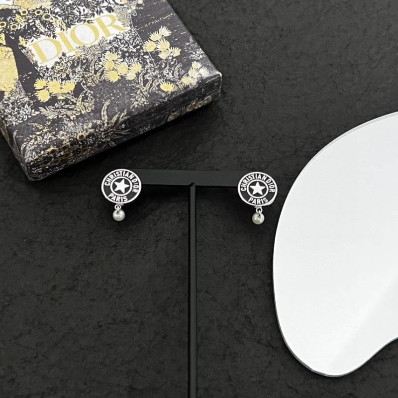 Christian Dior Earrings Trendsetting 233901