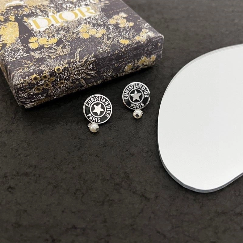 Christian Dior Earrings Trendsetting 233901