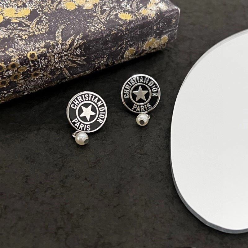 Christian Dior Earrings Trendsetting 233901