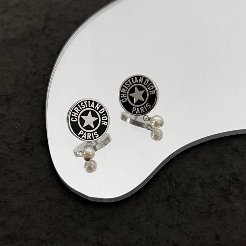 Christian Dior Earrings Trendsetting 233901