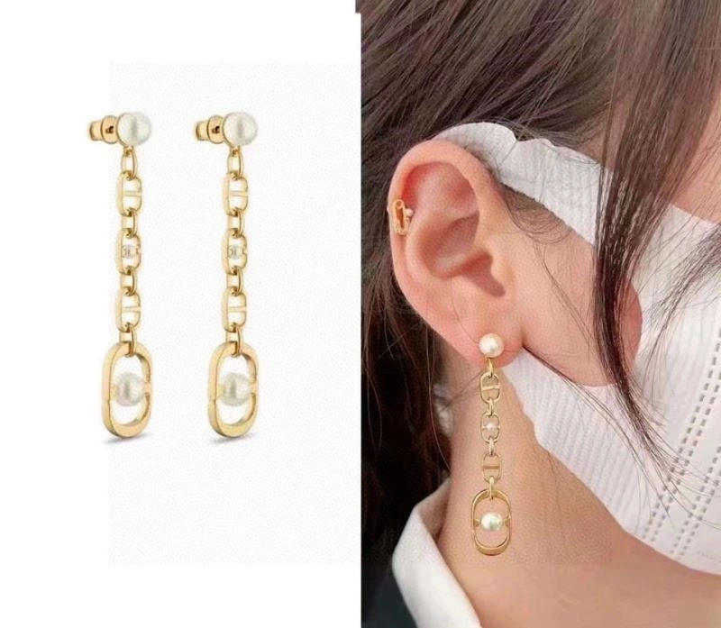 Christian Dior Earrings Compact 233893