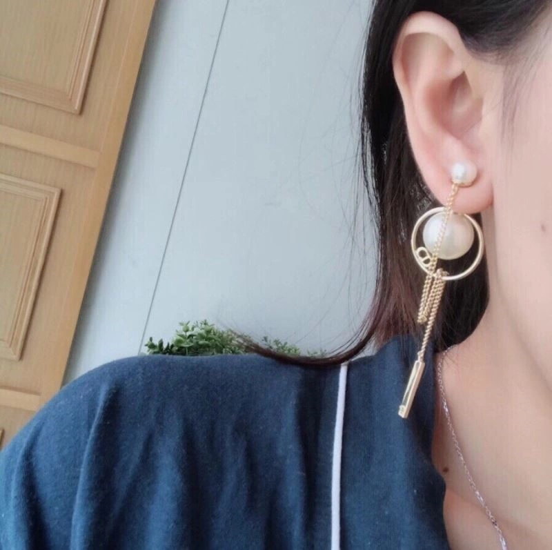 EyeCatching Christian Dior Earrings 233867