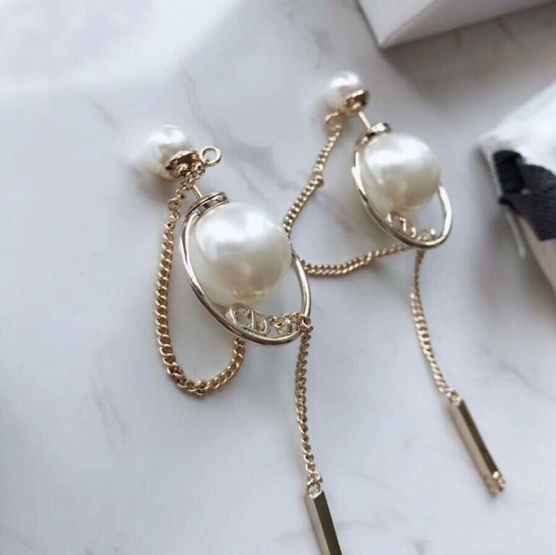 EyeCatching Christian Dior Earrings 233867