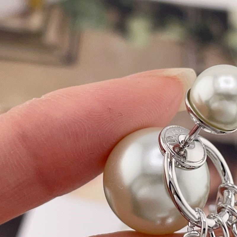 Bold Christian Dior Earrings 233871