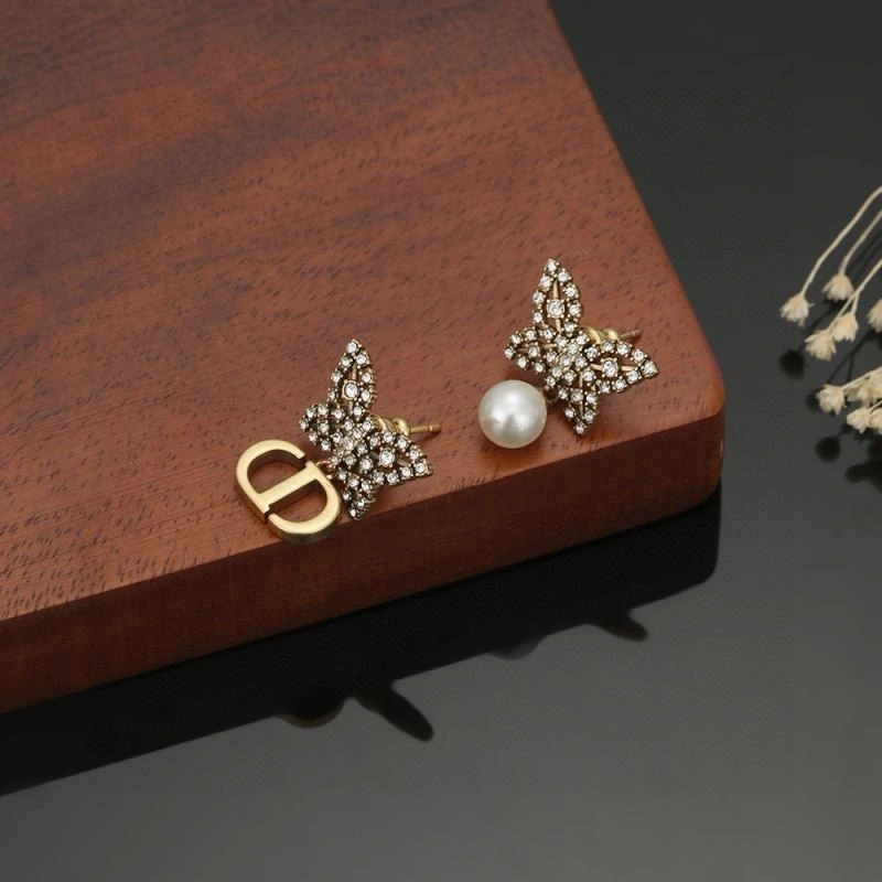 Functional Christian Dior Earrings 233866