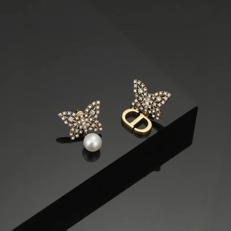 Functional Christian Dior Earrings 233866