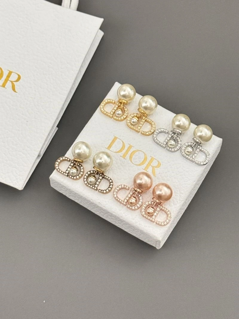 Christian Dior Earrings Versatile 233862