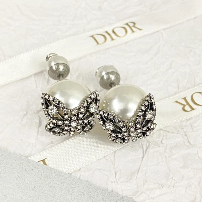 Versatile Christian Dior Earrings 233859