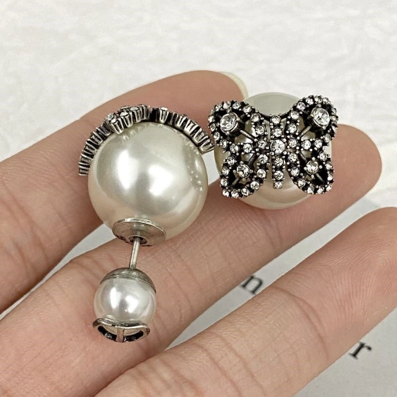 Versatile Christian Dior Earrings 233859