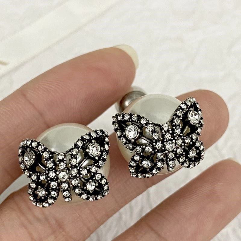 Versatile Christian Dior Earrings 233859