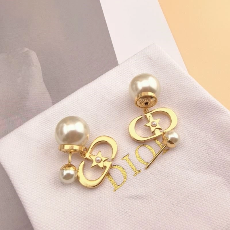 Stylish Christian Dior Earrings 233854