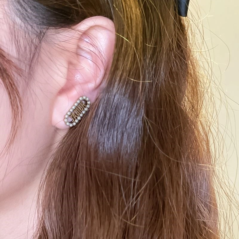 Neat Christian Dior Earrings 233900