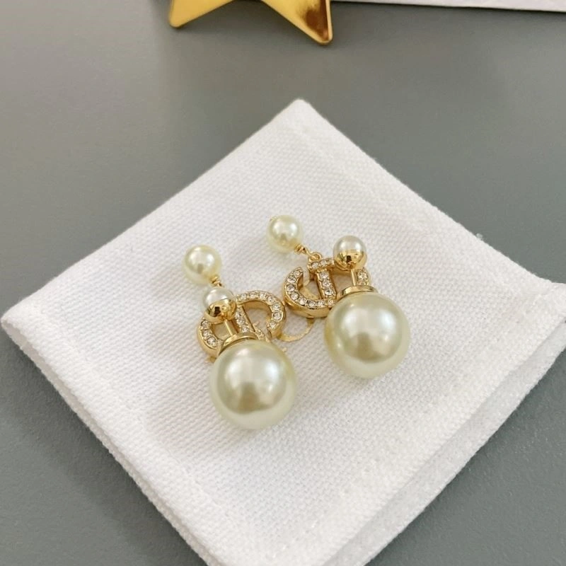Sophisticated Christian Dior Earrings 233841