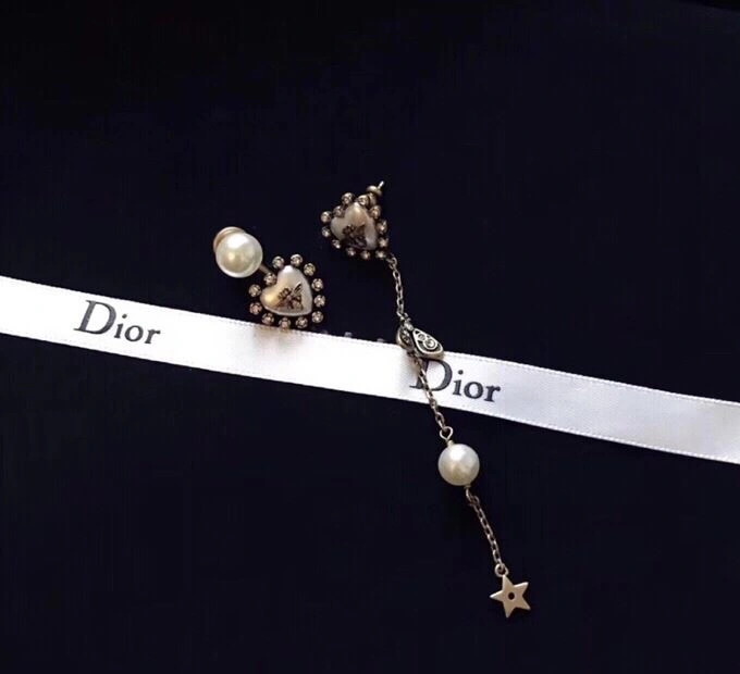 Timeless Christian Dior Earrings 233596