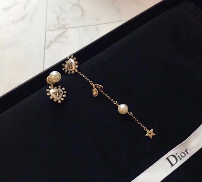 Timeless Christian Dior Earrings 233596