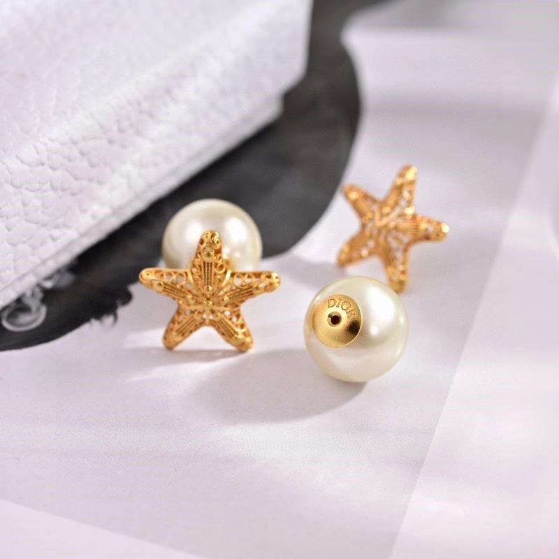 Christian Dior Earrings Lightweight 233586