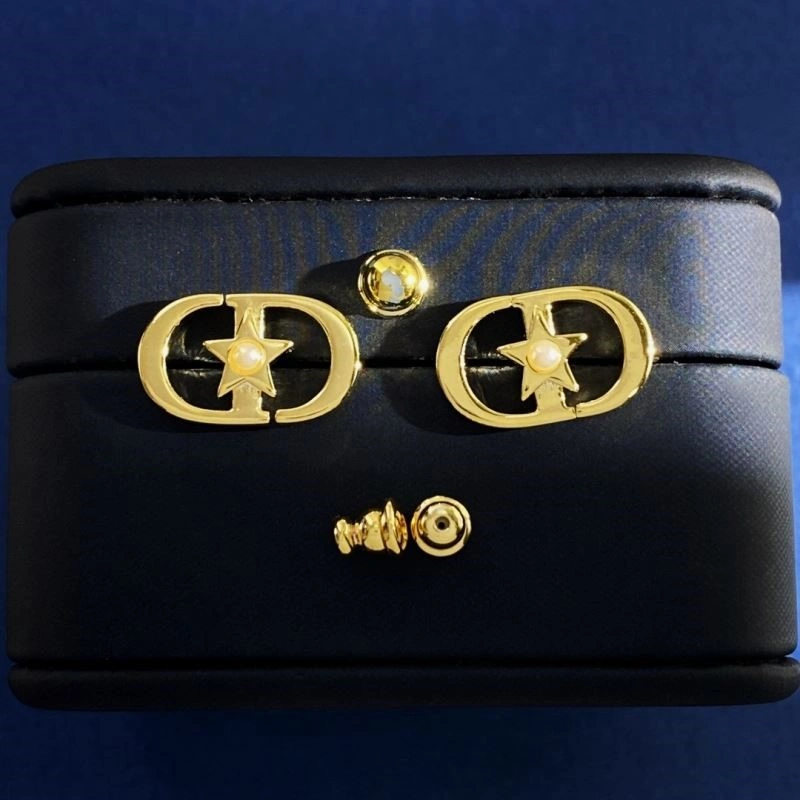 Sustainable Christian Dior Earrings 233570