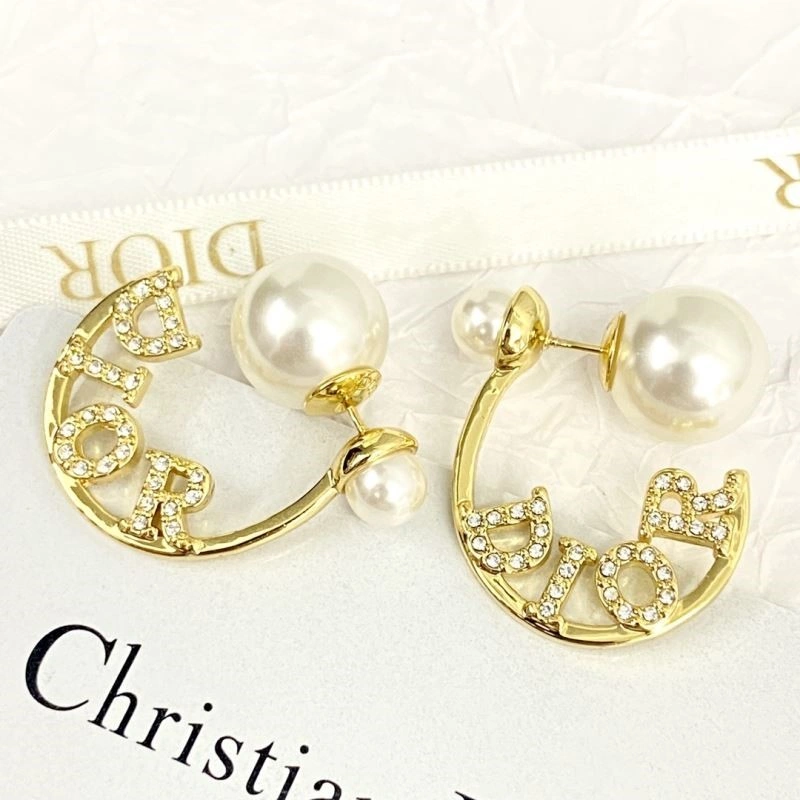 Refined Christian Dior Earrings 233626