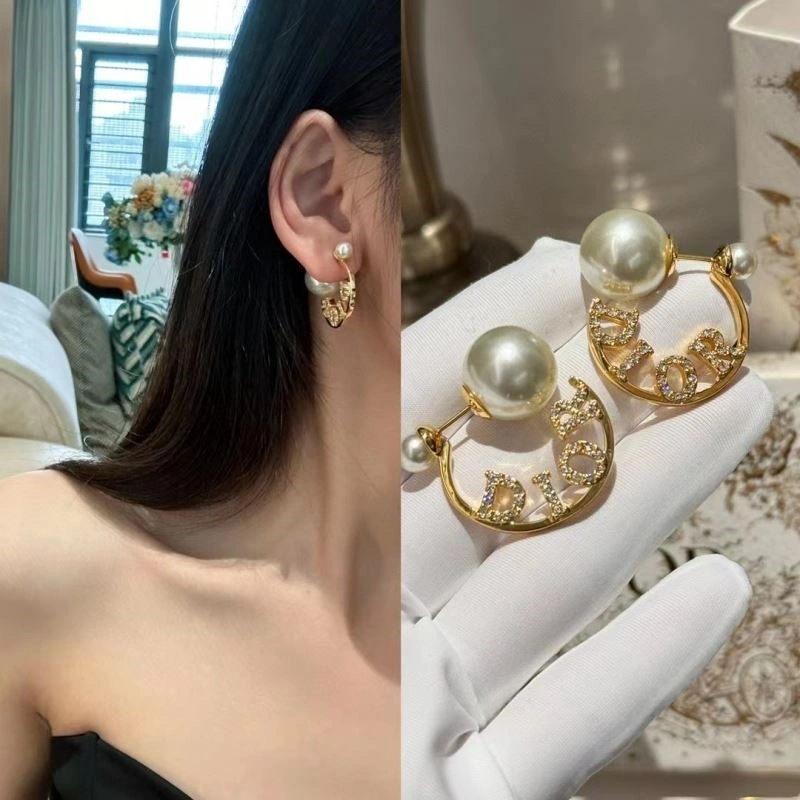 Refined Christian Dior Earrings 233626