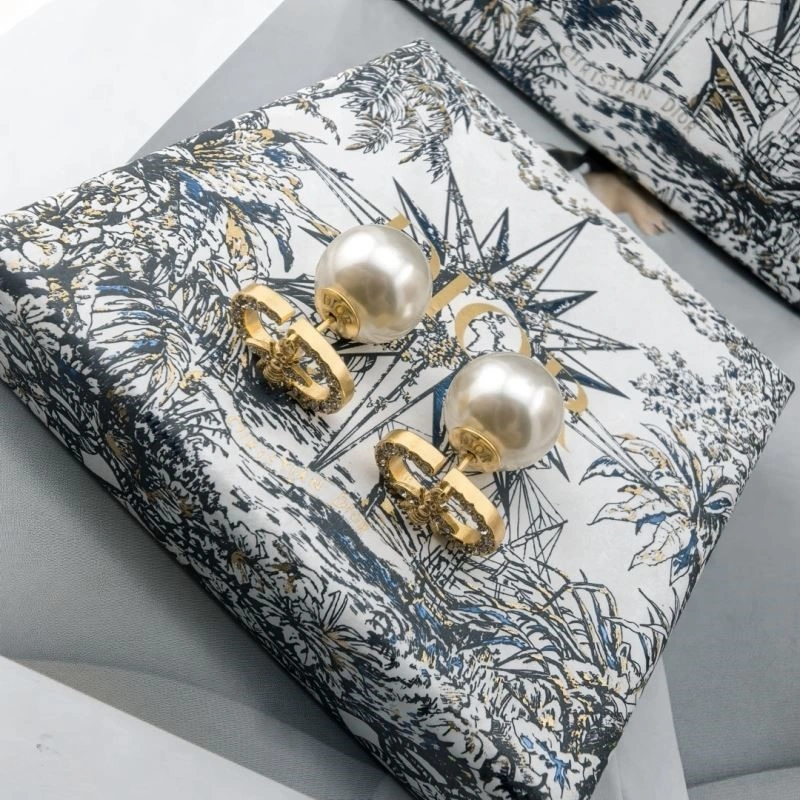 Christian Dior Earrings EasyMatch 233545
