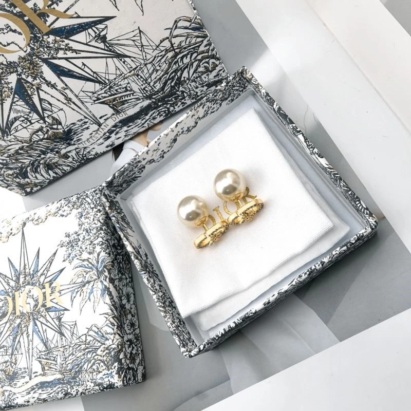 Christian Dior Earrings EasyMatch 233545