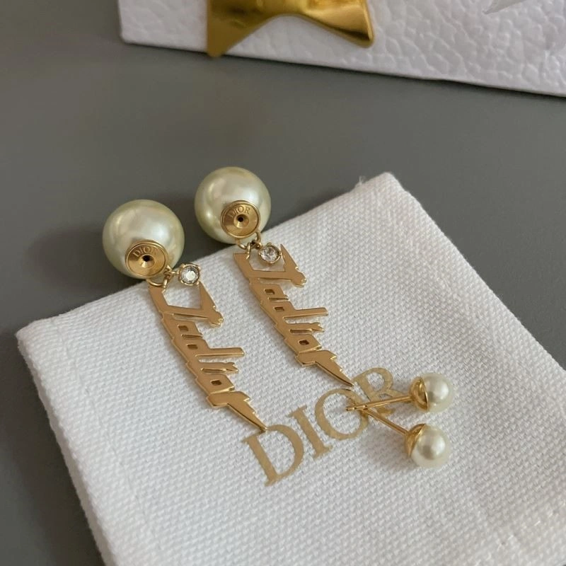 Christian Dior Earrings HighQuality 233550