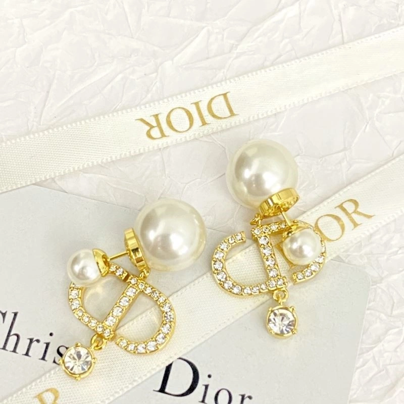 Christian Dior Earrings Versatile 233565