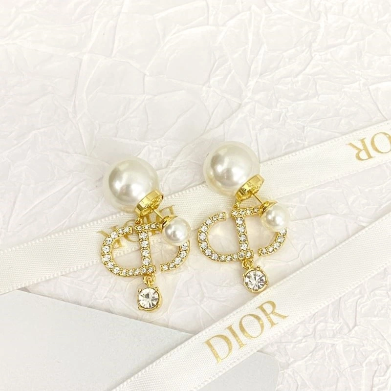 Christian Dior Earrings Versatile 233565