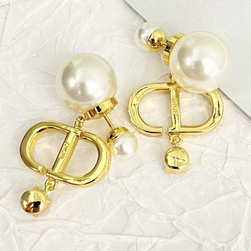 Christian Dior Earrings Versatile 233565