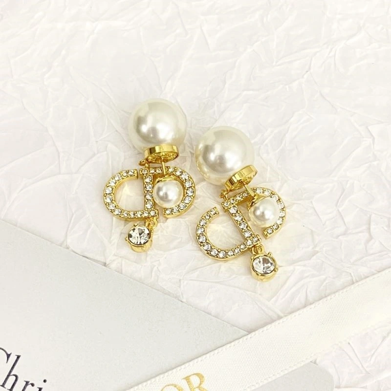Christian Dior Earrings Versatile 233565
