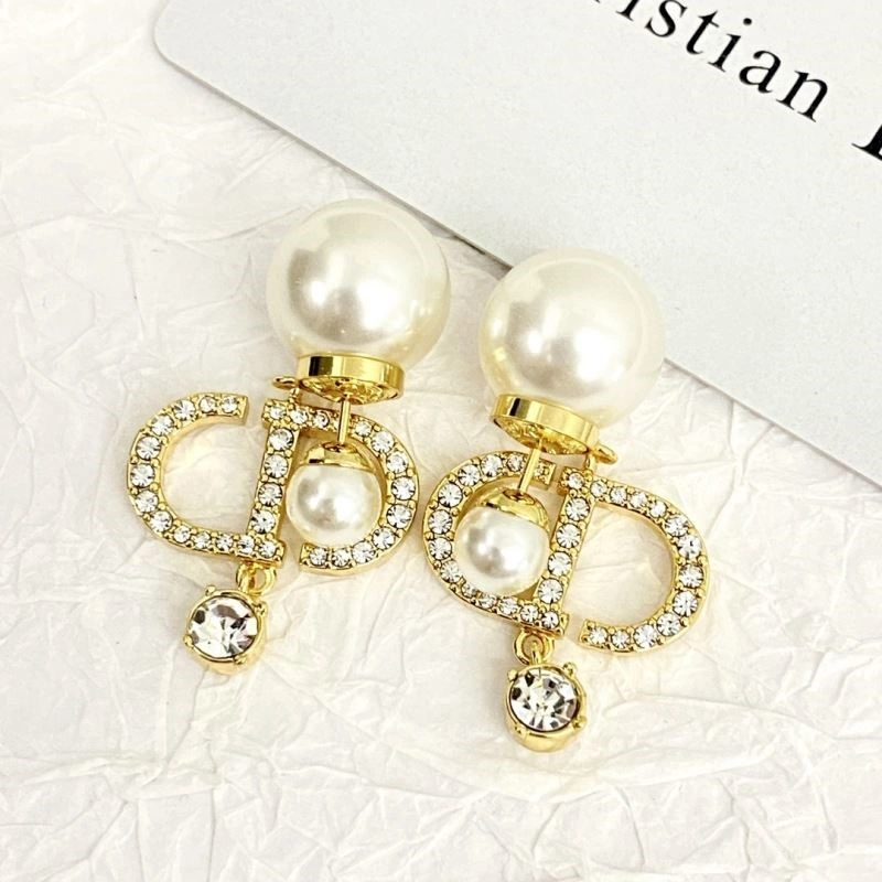 Christian Dior Earrings Versatile 233565