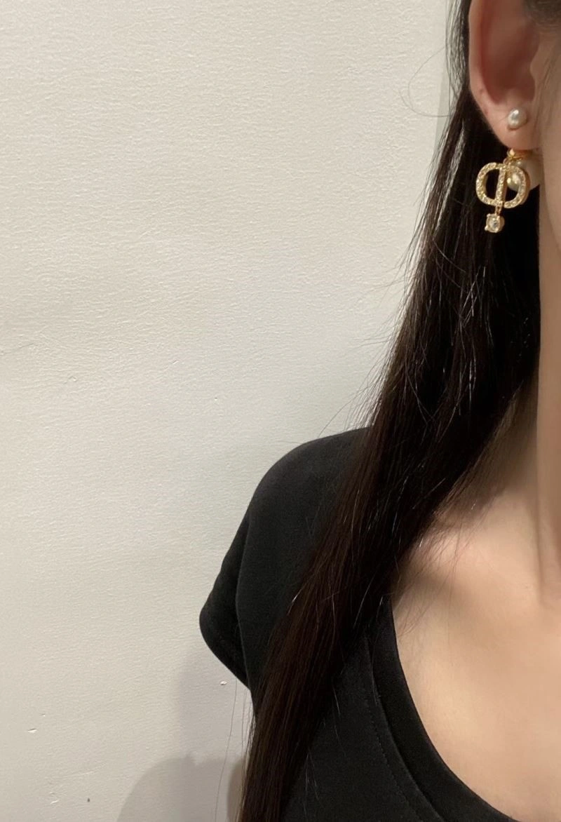 Christian Dior Earrings Versatile 233565