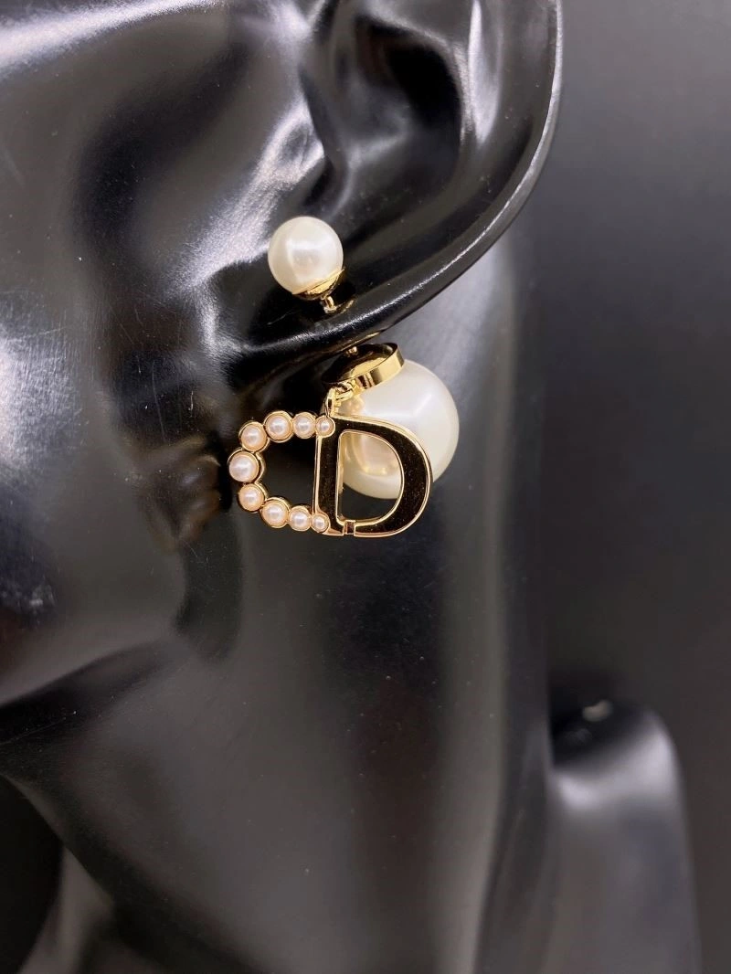 Christian Dior Earrings Modern 233530